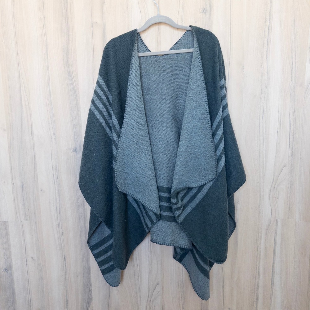 BB Dakota Reversible Poncho OS Gray Striped Open Front Knit Wrap Shawl Cozy Boho